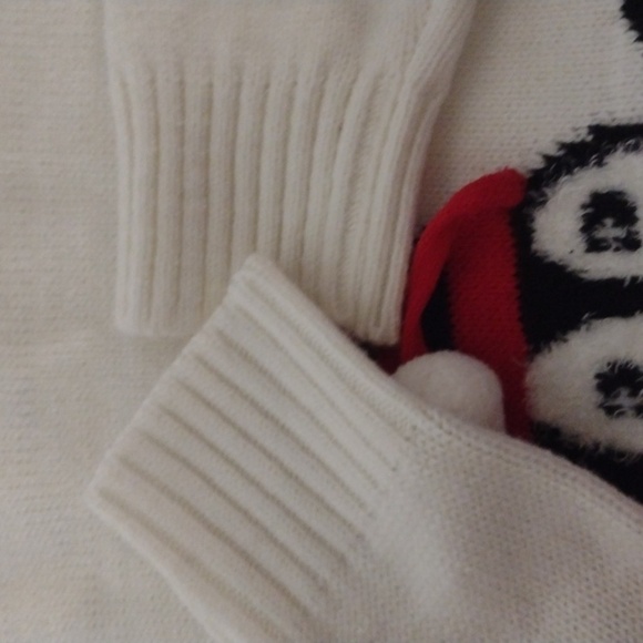 FOREVER 21 Cute Penguin Holiday Sweater size small - Picture 10 of 13